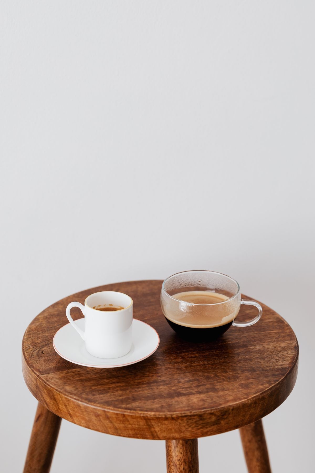 Café aux champignons et café classique côte à côte